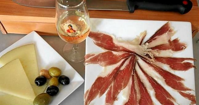 Una guía gastronómica revela dónde comen los actores en sus giras por España
