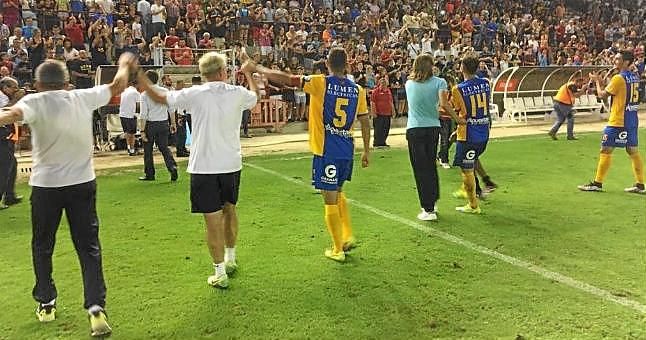 El UCAM Murcia, campeón de Segunda B tras ganar al Reus en los penaltis