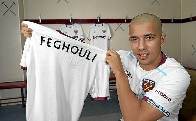 El West Ham cierra el fichaje de Feghouli para las próximas tres temporadas