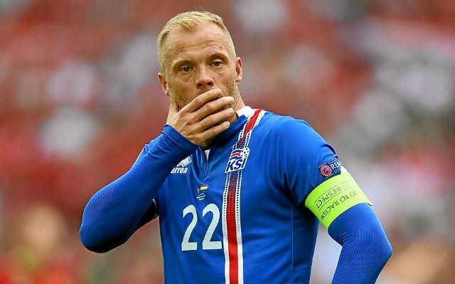 1-1. Un gol, en propia meta y en el 88, frustra el sueño islandés