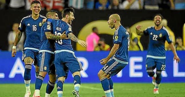 Argentina golea a EE.UU. y se mete en la final con un Messi de récord (0-4)