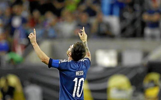 Messi, máximo goleador histórico de Argentina, supera a Batistuta