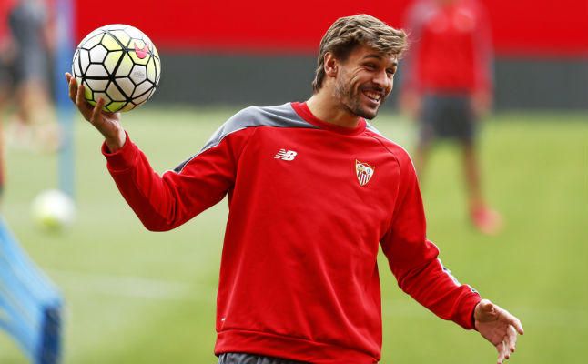 Llorente: "Tengo dos años de contrato y creo que seguiré en el Sevilla"