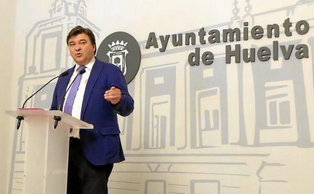 El alcalde de Huelva negociará con la Federación la deuda del Recre