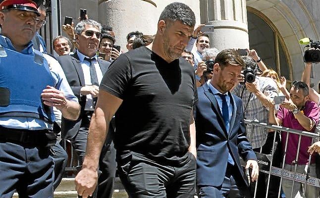 Condenan a Leo Messi y a su padre a 21 meses de prisión por fraude fiscal