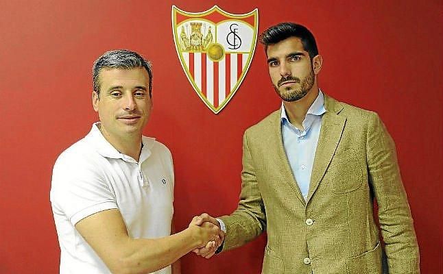 Bernardo Cruz renueva con el Sevilla Atlético hasta el 2018
