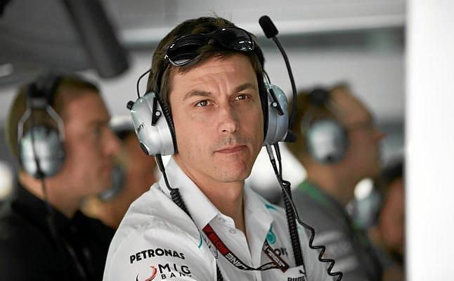 Director de Mercedes afirma que es "el último aviso" para Rosberg y Hamilton