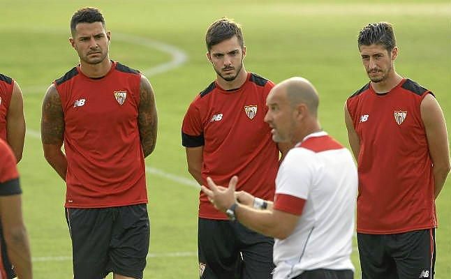 Vitolo: "Me han llegado ofertas, pero ninguna supera jugar en el Sevilla"