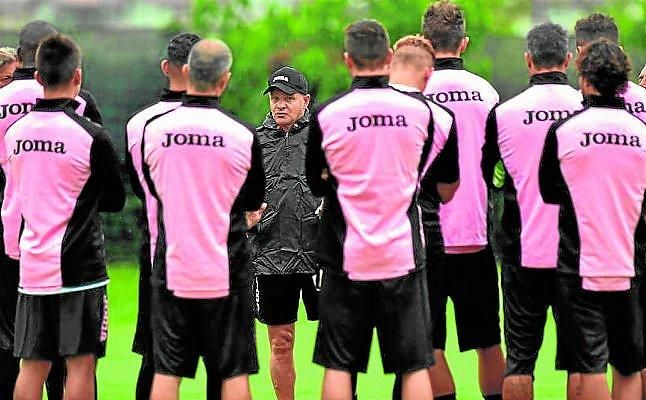 Vázquez acuerda no jugar 'bolos' con el Palermo