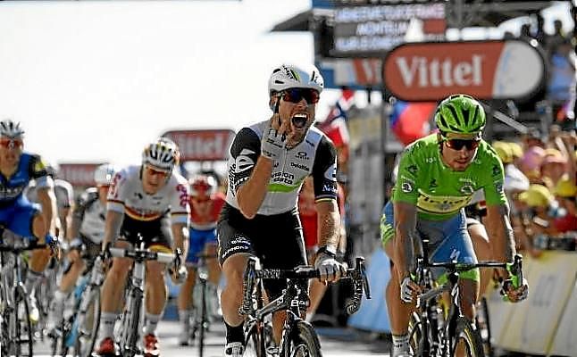 Cavendish se lleva su cuarta etapa con cierta polémica con Kittel