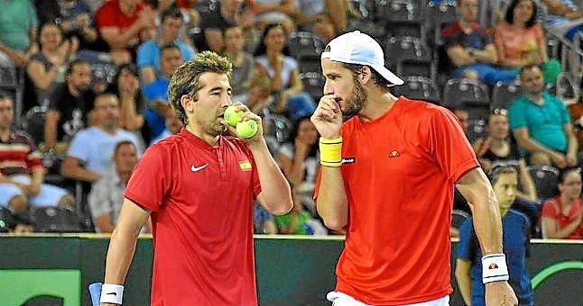 Feliciano y Marc López caen en dobles ante Rumanía en Copa Davis