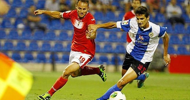 Álex Muñoz, rumbo a Nervión tras despedirse del Hércules