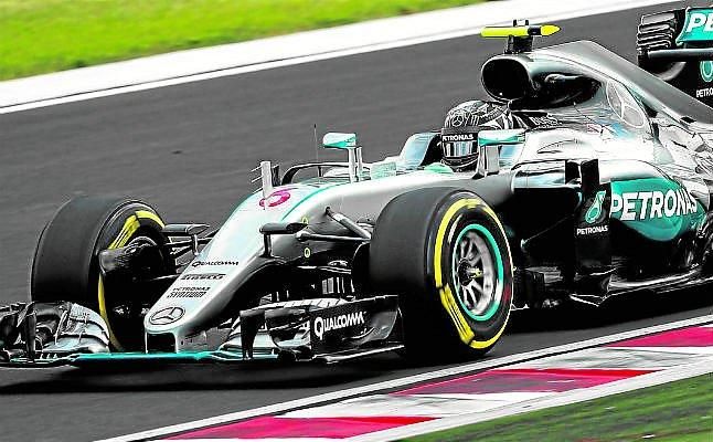 Rosberg vuela en la segunda sesión, sin un accidentado Hamilton