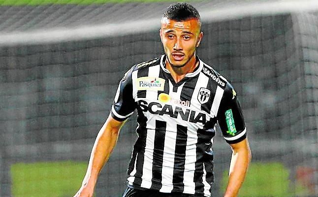 "La opción del Betis está ahí", dice Pickeu sobre Saïss