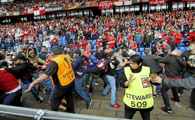 Sevilla, sancionado con 17.000 euros por disturbios en la grada en la final de Basilea