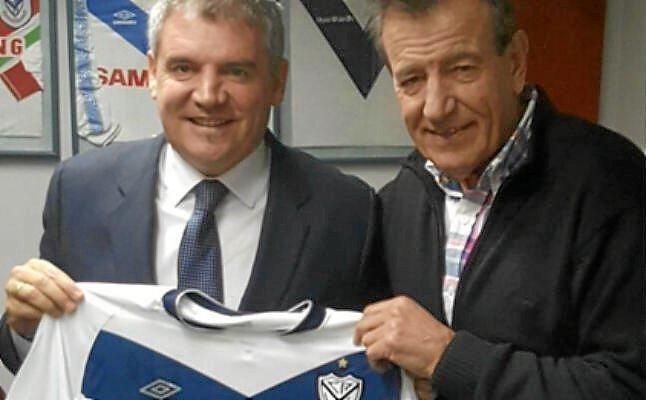 Manuel Vizcaíno, en Argentina relacionándose con Boca y Vélez