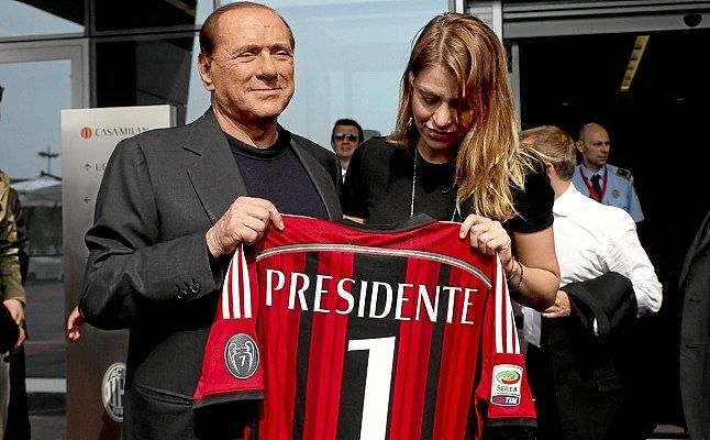 Berlusconi vende el Milan a un grupo de inversores chinos