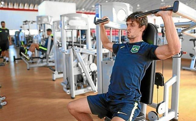 El Sevilla se queda solo por Rodrigo Caio