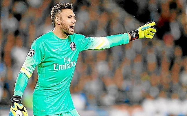Sirigu, otra opción para la portería del Sevilla