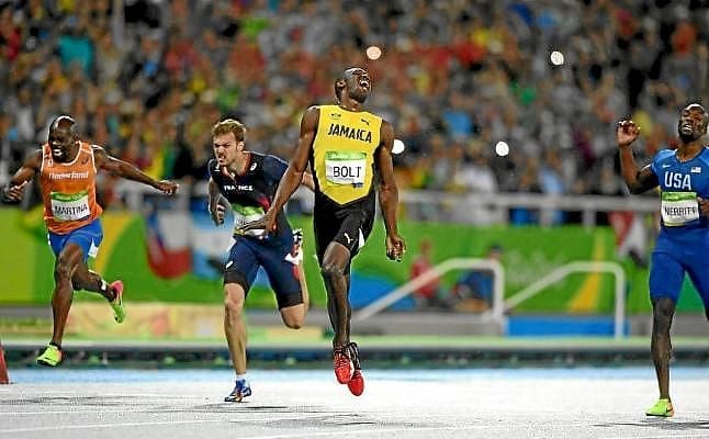 Bolt conquista en 200 su octavo oro olímpico camino del triple-triple