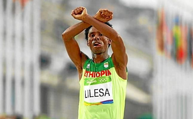 El atleta etíope Feyisa Lilesa pide asilo en Brasil tras los JJOO