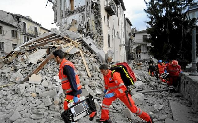 Un nuevo balance oficial eleva a 73 los muertos por el terremoto de Italia