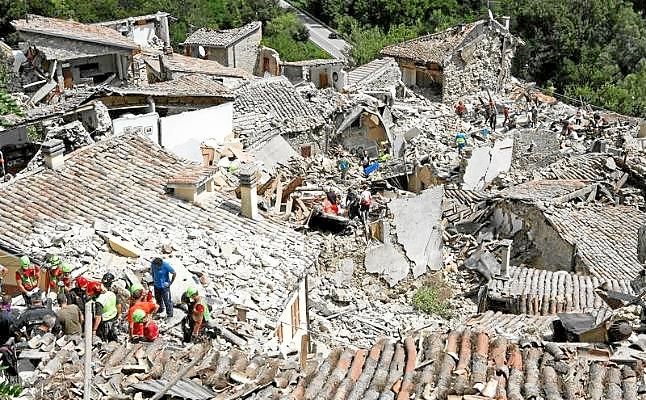 El último balance oficial eleva a 250 los muertos en el terremoto de Italia
