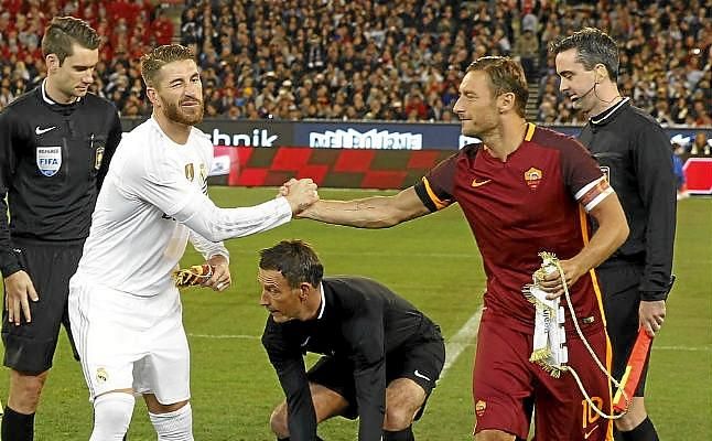 Francesco Totti admite que pensó cambiar a la Roma por el Real Madrid