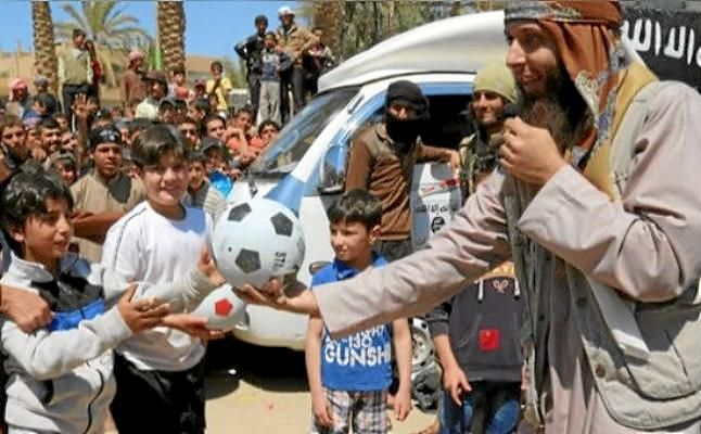 ISIS prohíbe los árbitros en Siria porque el reglamento FIFA no es obra de Alá