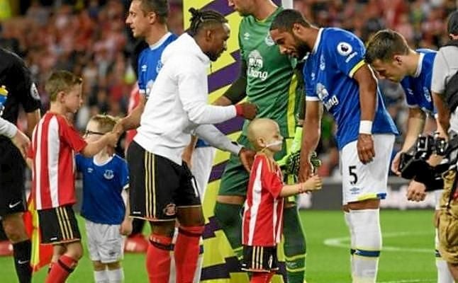 El Everton dona más de 200.000 euros para el tratamiento de un niño con cáncer