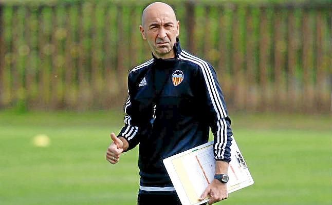 El Valencia destituye a Pako Ayestarán