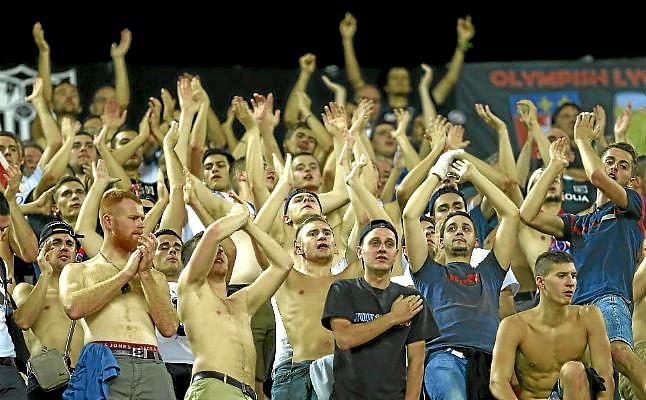 Multa de 100 euros a los cuatro hinchas del Lyon por agresión a la policía