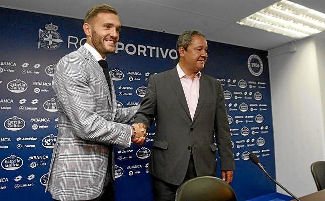 El Deportivo rebaja en 4 millones su deuda tras el traspaso de Lucas Pérez