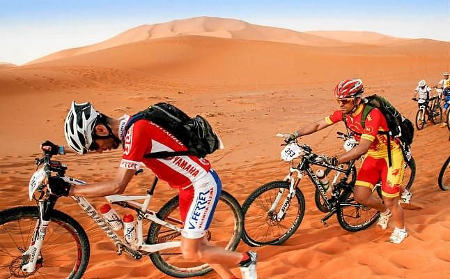 La Titán Desert 2017 vuelve a sus orígenes con desierto, dunas y aventura