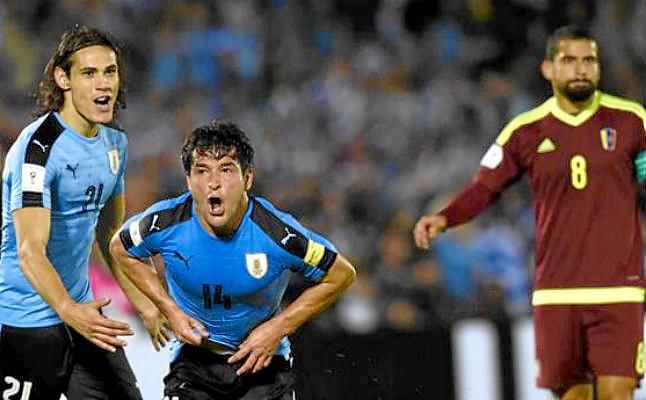 Uruguay sigue intratable, Brasil arrasa y Argentina concede el empate