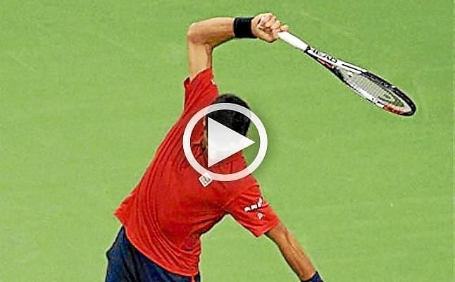 Djokovic rompe una raqueta