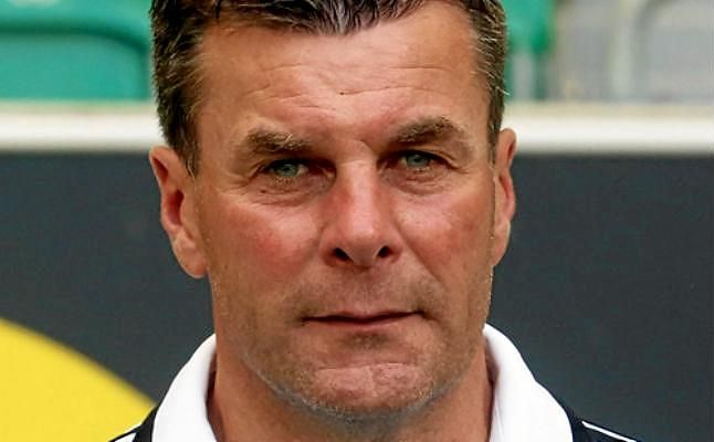 Dieter Hecking despedido como técnico del Wolfsburgo