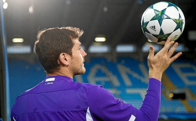 Casillas desbancará a Zubizarreta como portero con más partidos oficiales
