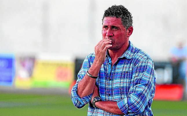 Alonso Ramírez, técnico del Alcalá, estalla