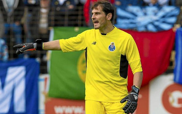 Casillas promete fidelidad al Oporto