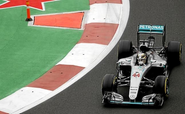Hamilton logra la 'pole' en México por delante de Rosberg