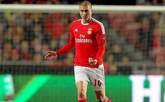 Un espía sevillista en el Benfica-Dynamo de Kiev