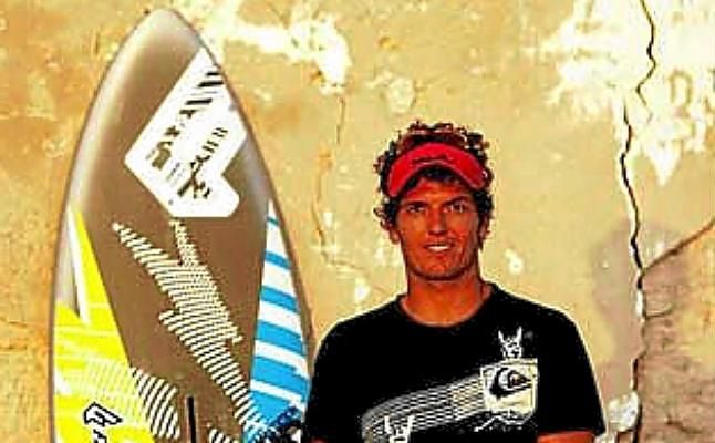 Víctor Fernández, campeón del mundo de olas por segunda vez
