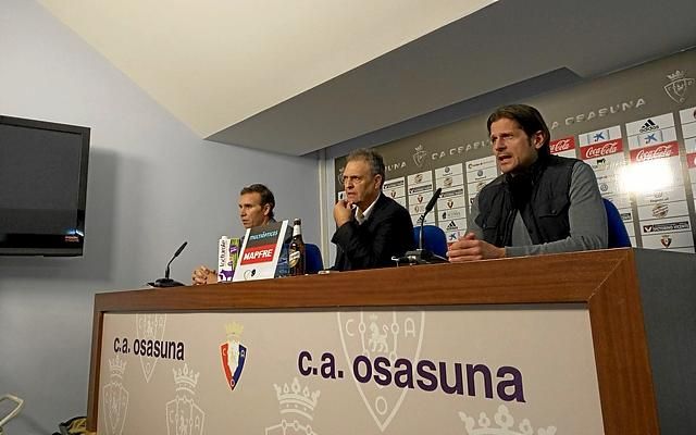 Caparrós, presentado como técnico de Osasuna