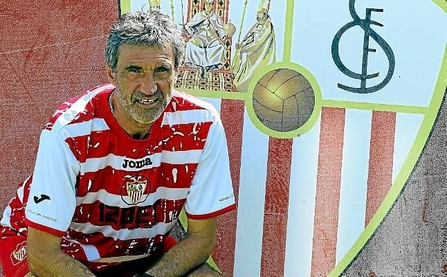 Antonio Álvarez: "Me llena de orgullo que el Sevilla me reconozca así"