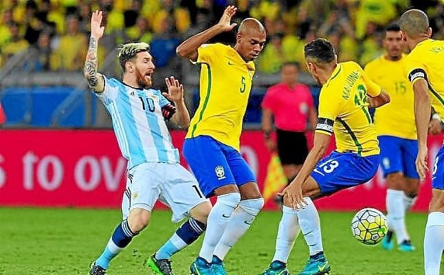 Brasil golea a Argentina con Mercado en el banquillo (3-0)