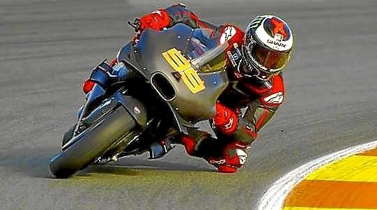Lorenzo se estrena con Ducati