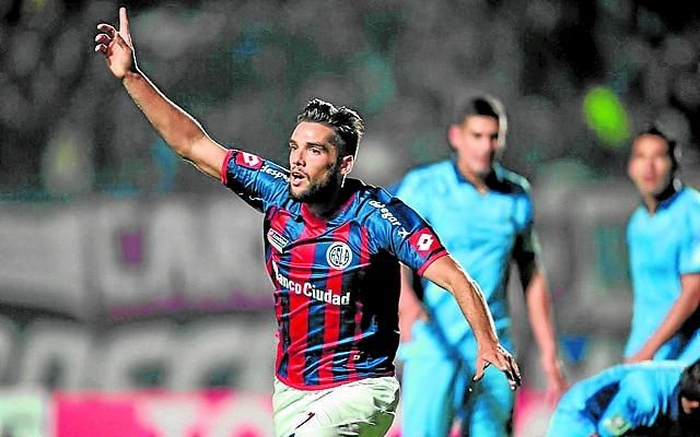 Monchi, al acecho de Emmanuel Más