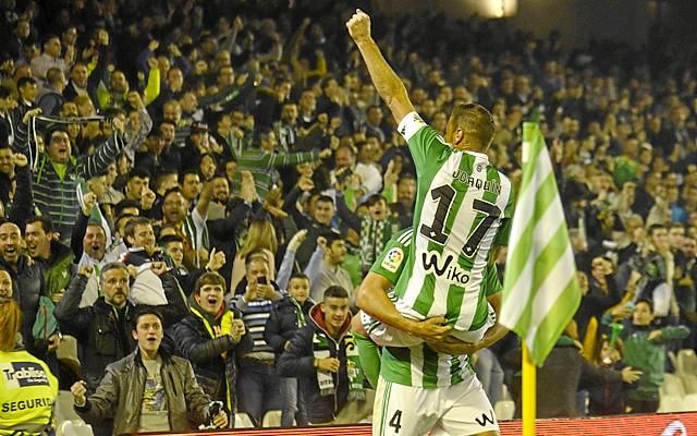 Betis 2-0 Las Palmas: Los lobos de Víctor ya muerden