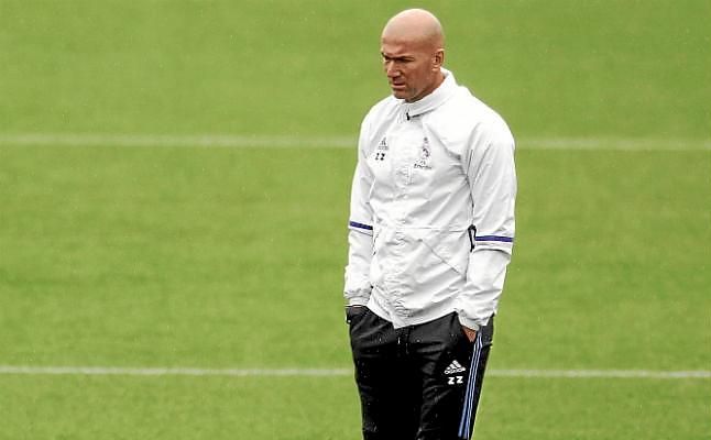 Zidane: "Si fuera James me quedaría en este gran club"